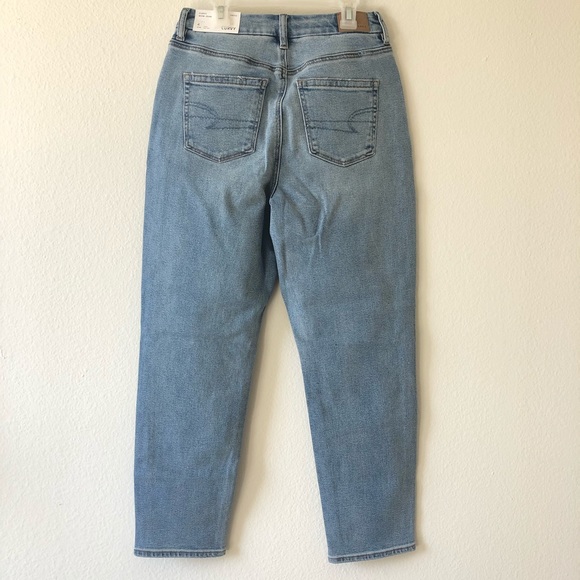NWT American Eagle Outfitters Curvy Mom Jeans 4 SHORT Light Wash Denim Stretch - Picture 6 of 8
